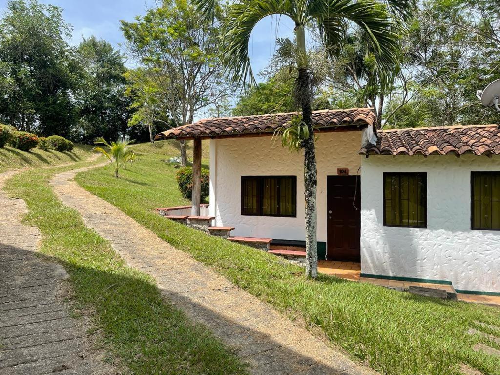 Hotel Candilejas Puerto Berrio Exterior photo